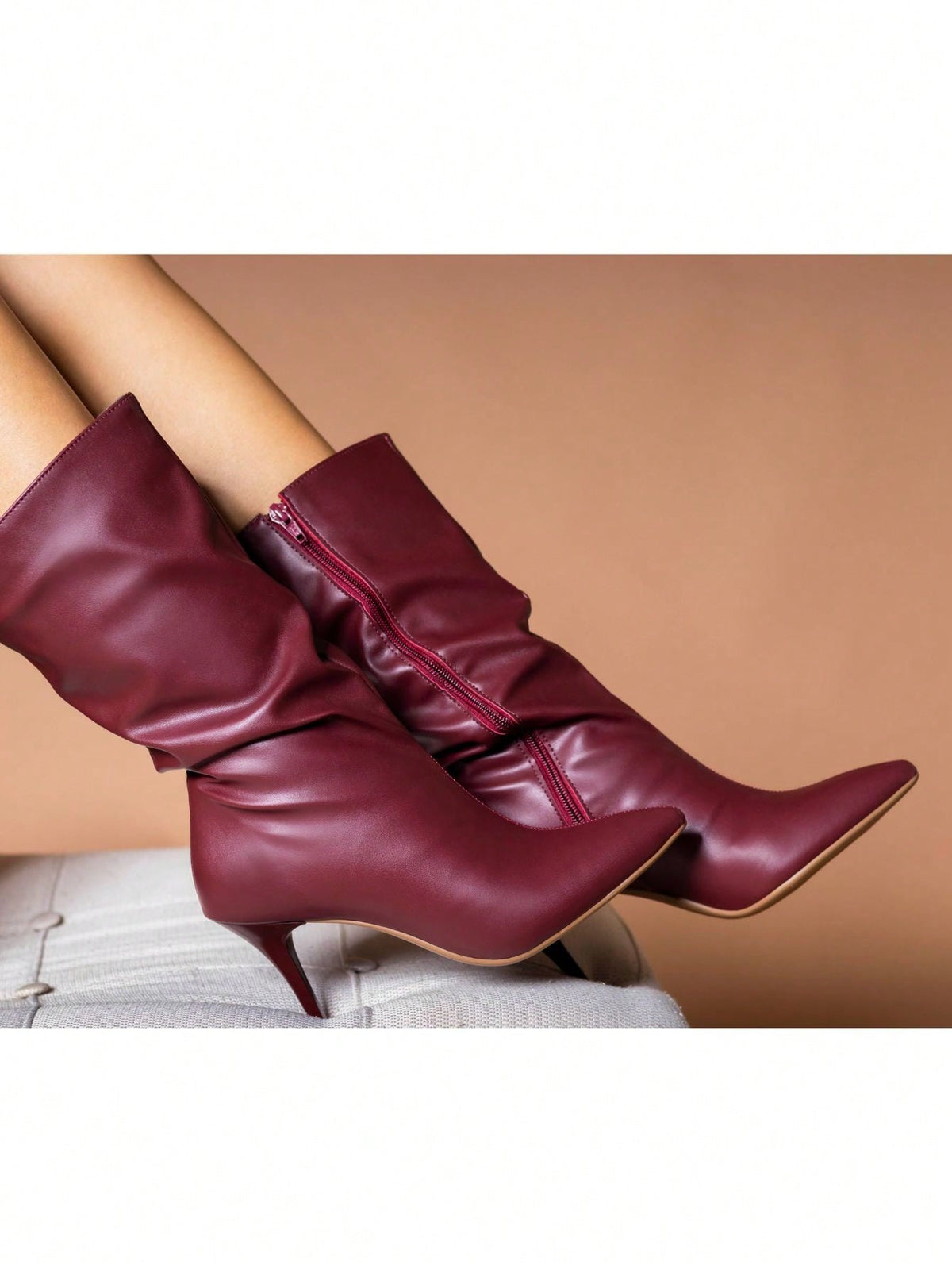 Bota Feminina Ellas Online Cano Médio Enrugado Salto Medio